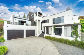 Stunning Lake Views, Taupo
